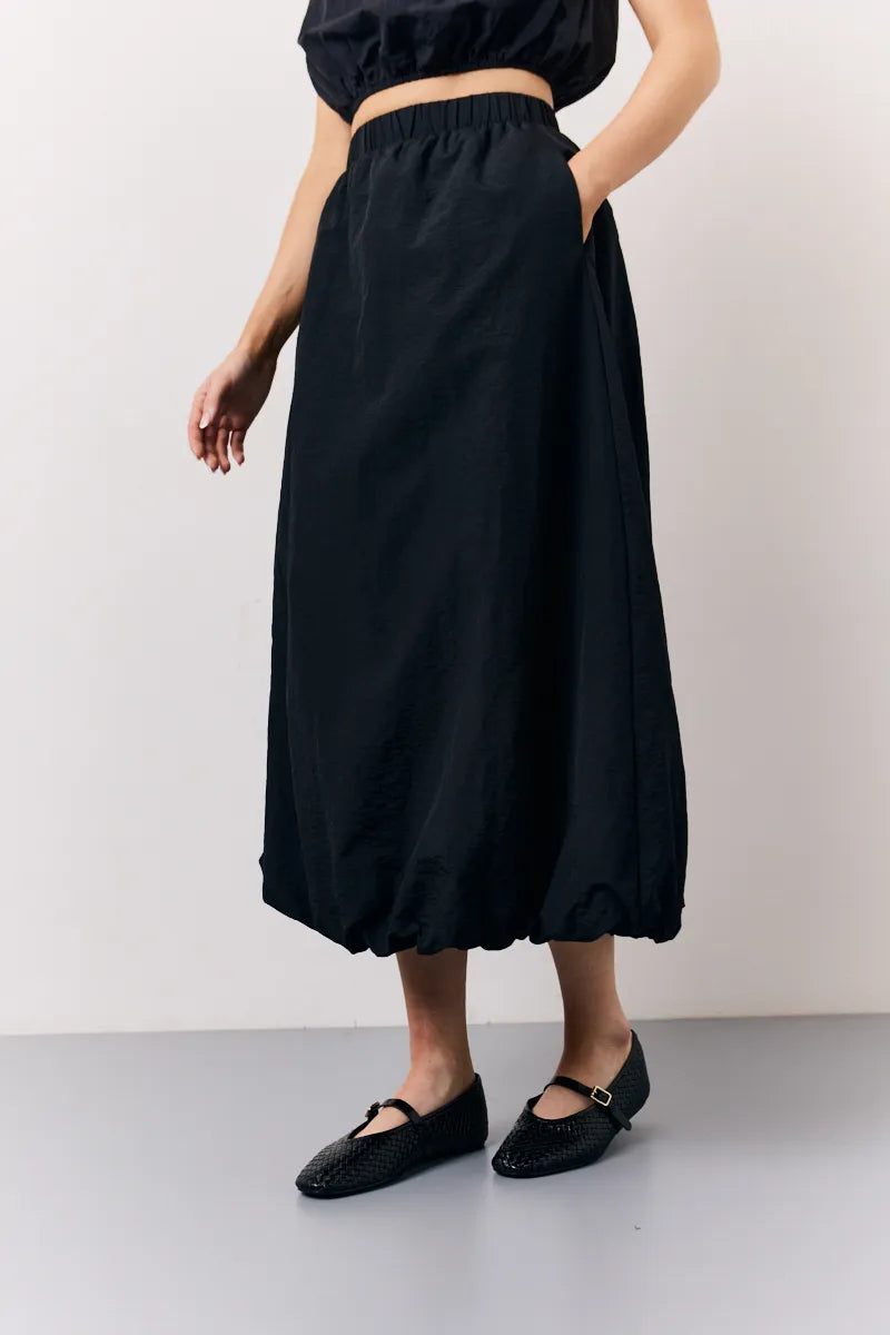 In The Style Balloon Co-Ord Midi Skirt in Black