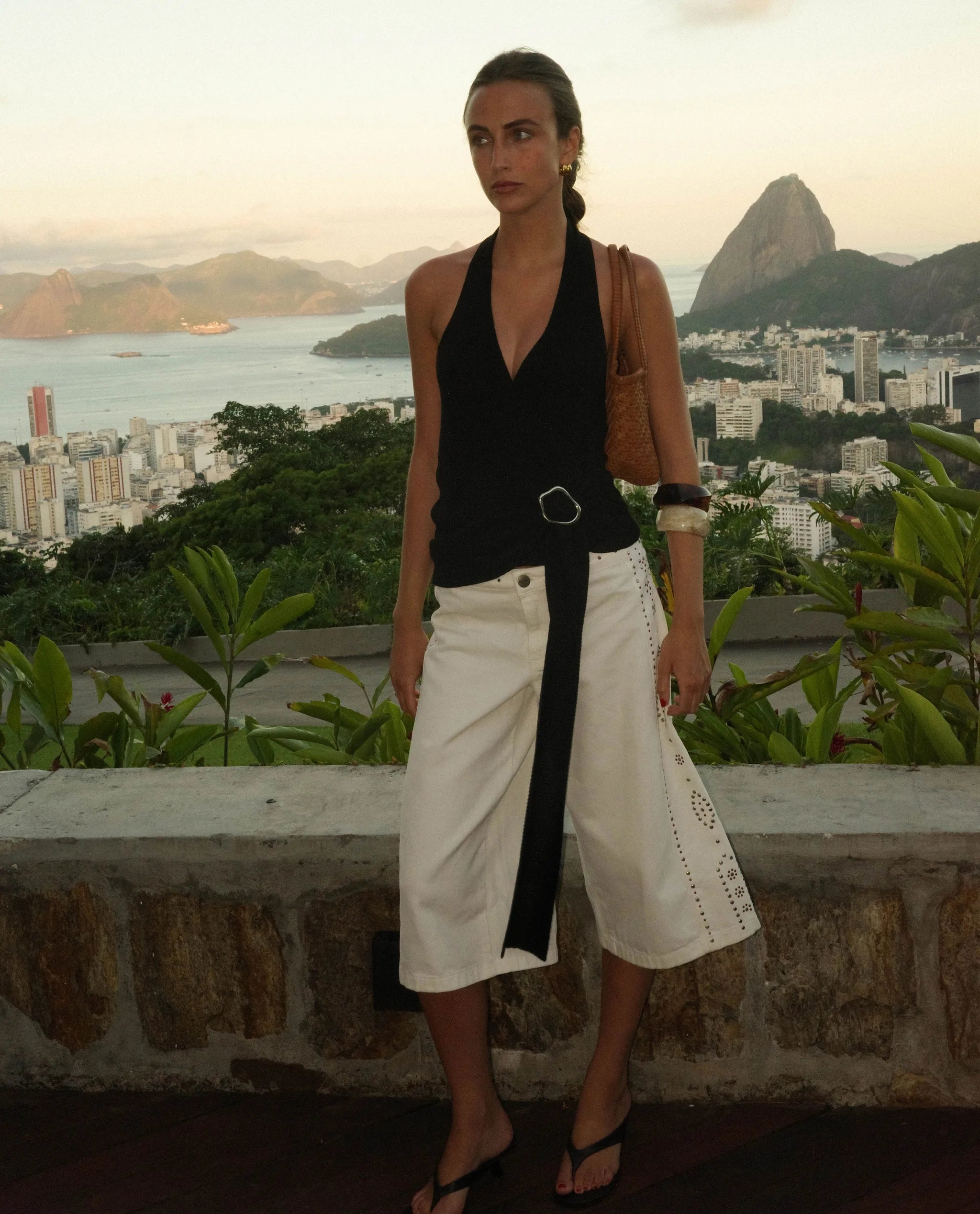 BERMUDA MISSED CALL · BLANCO